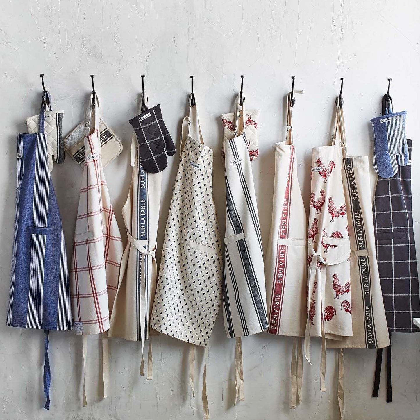 Sur La Table Tulip Linen Mini Oven Mitt Set